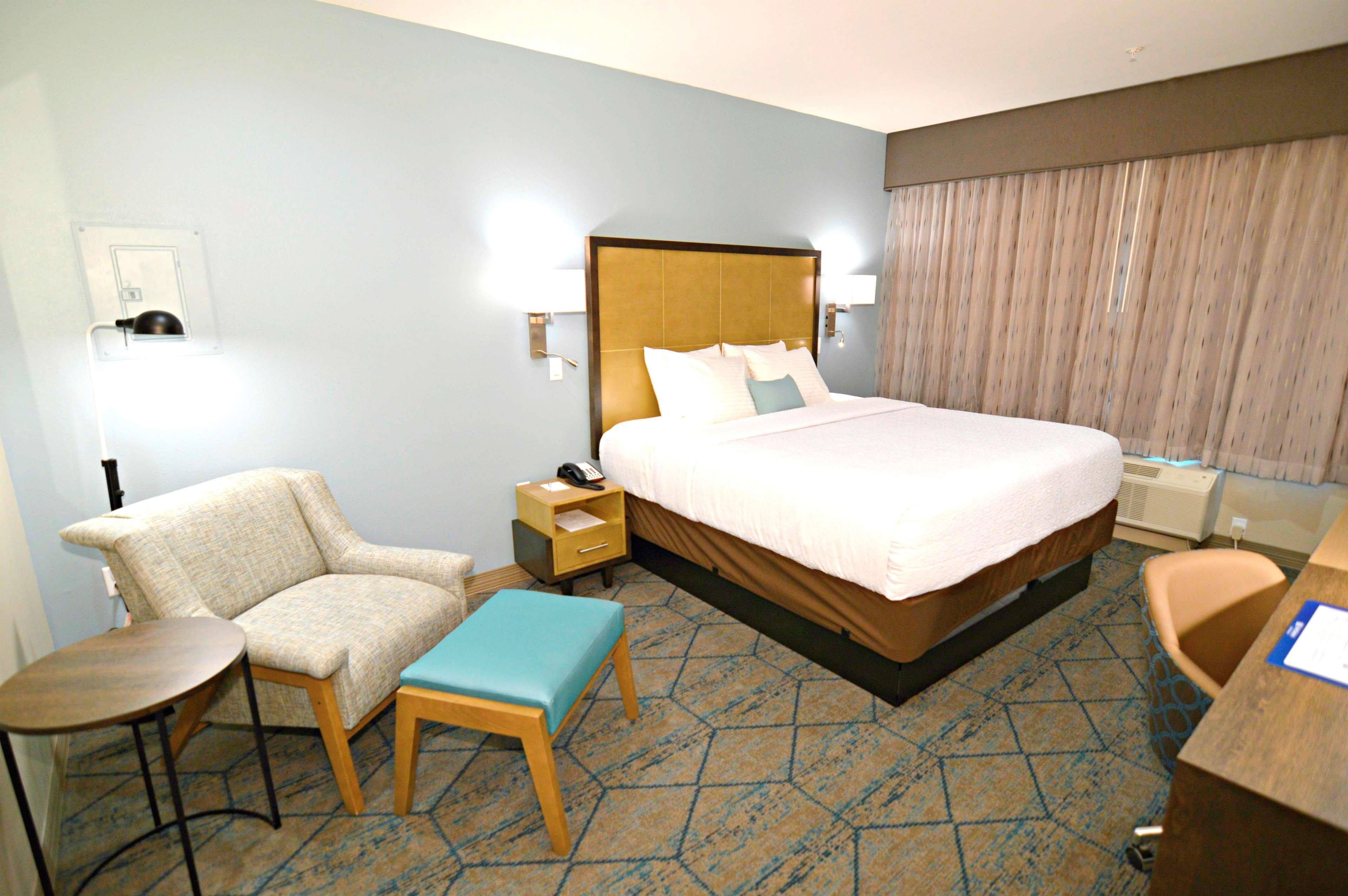 Best Western Plus Pleasanton Hotel Buitenkant foto