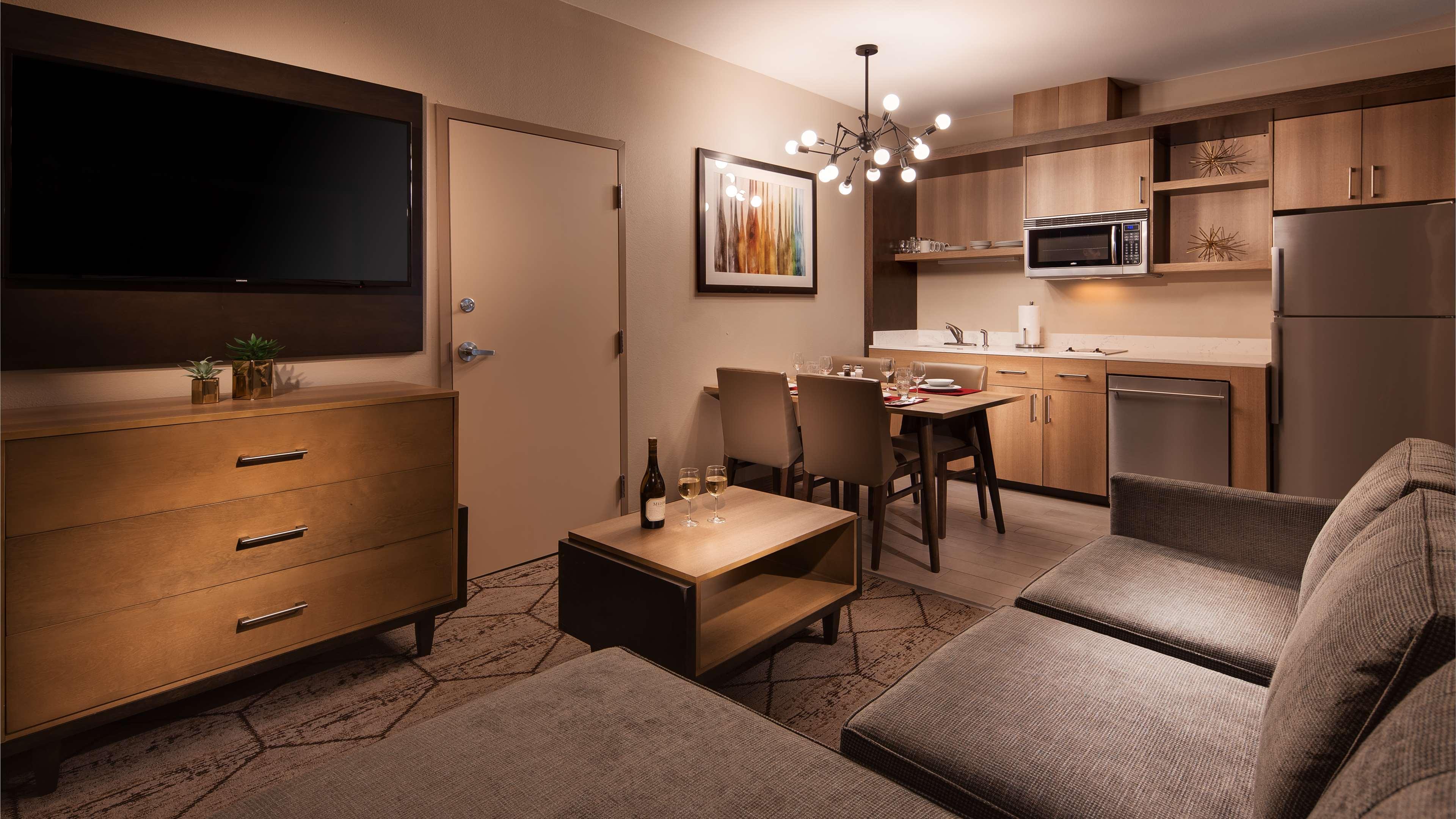 Best Western Plus Pleasanton Hotel Buitenkant foto