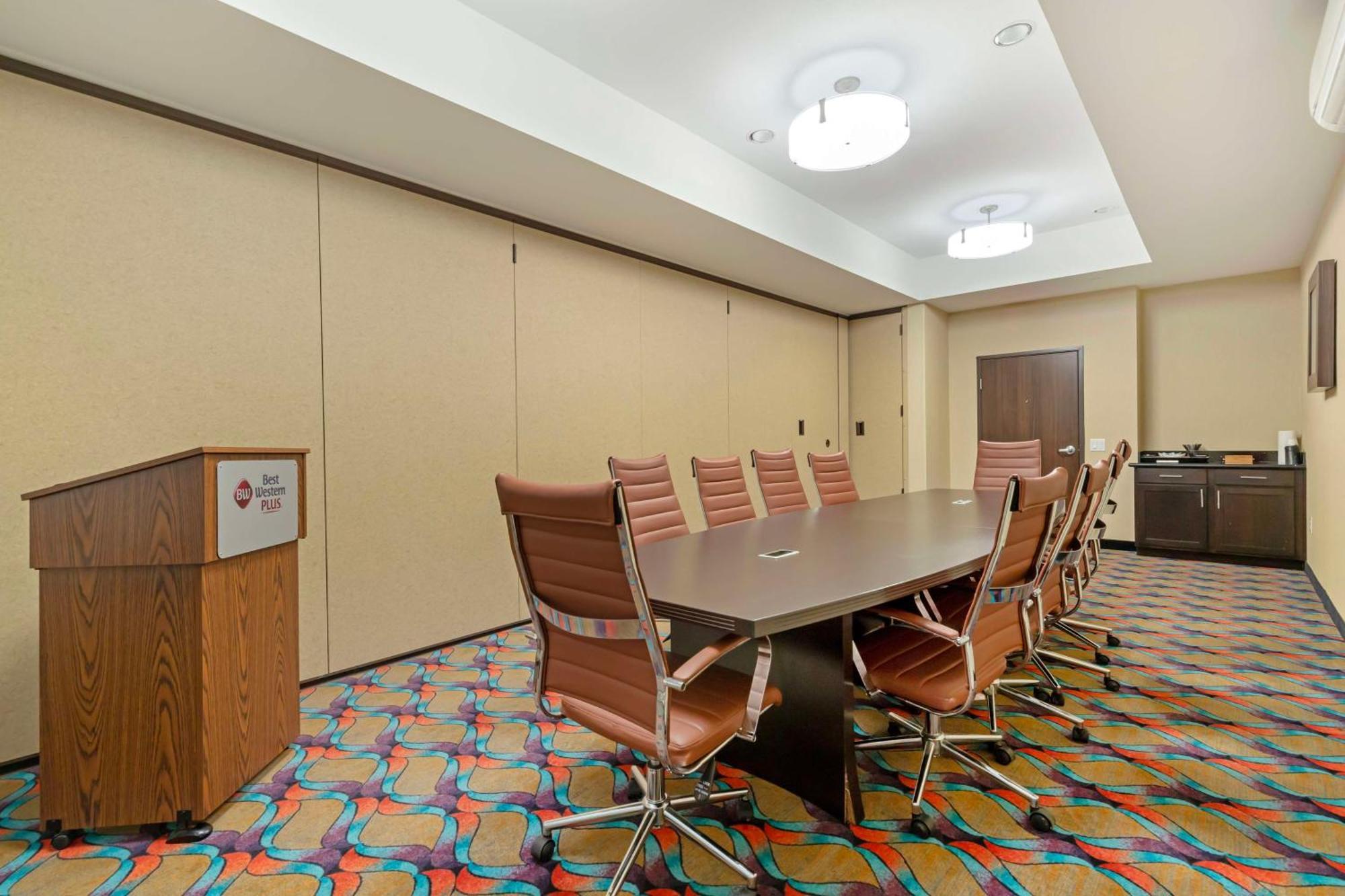 Best Western Plus Pleasanton Hotel Buitenkant foto